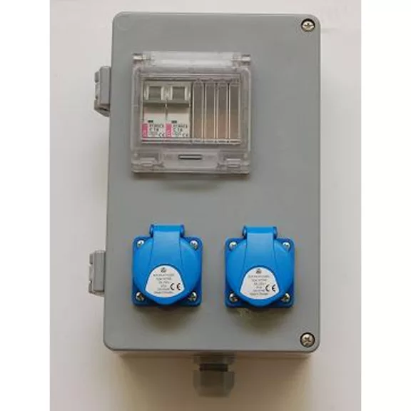 Csatári Plast ipari elosztó doboz, CSE 002, szerelt 2x2p+F/2x1p C16A Csatári Plast ipari elosztó doboz, CSE 002, szerelt 2x2p+F/2x1p C16A