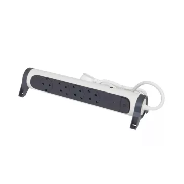   Legrand Elosztósor Premium 4x2P+F, Safe Control, 1,5 m vezetékkel, fehér/fekete, 694525