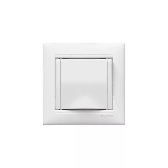 Legrand Valena 2P+F csatlakozóaljzat csapófedéllel, fehér, 774422 Legrand Valena 2P+F csatlakozóaljzat csapófedéllel, fehér, 774422