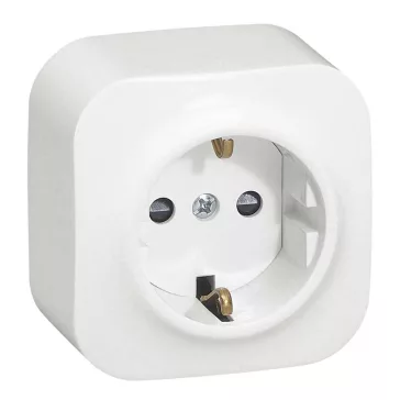 Legrand Forix IP20 falon kívüli 2P+F földelt csatlakozóaljzat, 16A, biztonsági zsalu nélkül feh