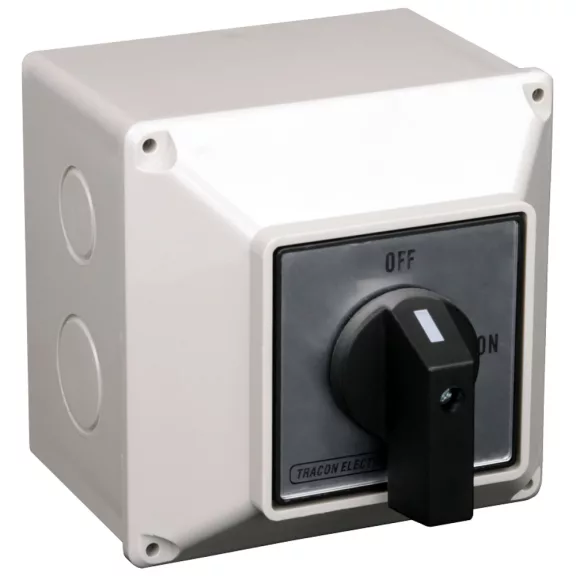Tracon Tokozott szakaszoló kapcsoló – 32A – 3 pólusú, TS-32/3T Tracon Tokozott szakaszoló kapcsoló – 32A – 3 pólusú, TS-32/3T
