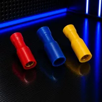 Szigetelt hengeres csatlakozó aljzat